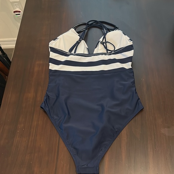 Navy Stripe V Neck Ruching Tummy Control One-Piece Swimsuit Size L NEW - Picture 8 of 16